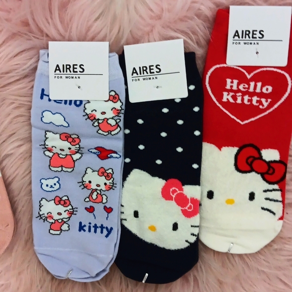 Brand New AIRES ASSORTED DESIGN HELLO KITTY SOCKS-5CT. - Picture 4 of 4
